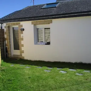  Hébergement de vacances Petite Maison à Deux Pas Du Centre Et Des Plages France